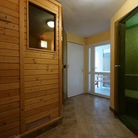 Hébergement de vacances Wellness Mit Innenpool- Sauna- By Interhome Branžež